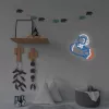 Dekoratīvā neona gaisma MANTA SNL90MT Style Neon Lights — Astronauts uz raķetes motīvs