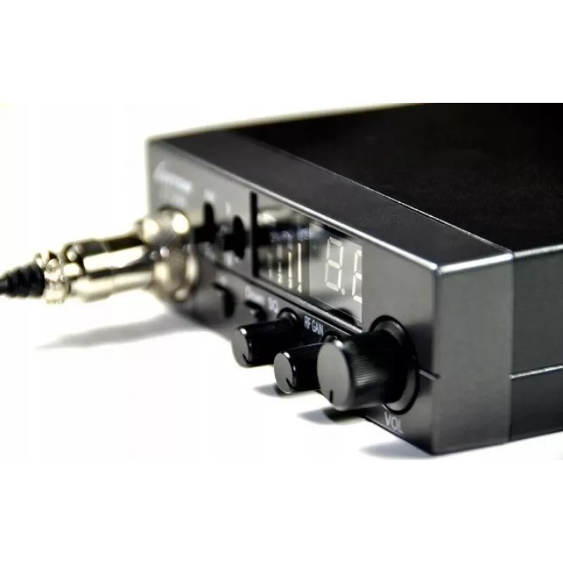 Luiton LT-298 ASQ AM/FM CB radio cigarešu aizdedzinātāja spraudnis, melns