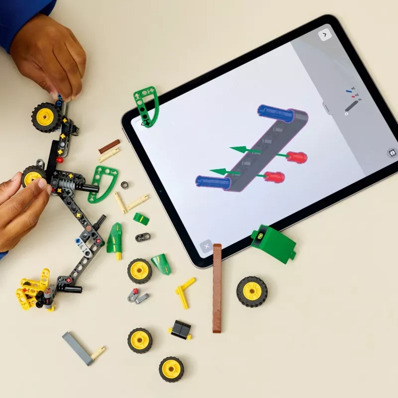 LEGO TECHNIC 42218 John Deere 1470H Riteņu Harvesteris