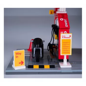 Gas station model Jamara CaDA Shell 402858 with detailed design