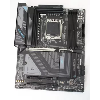 Mātesplate GIGABYTE X870 GAMING X WIFI7SO — atjaunota, lietota, bez kastes, bez antenas