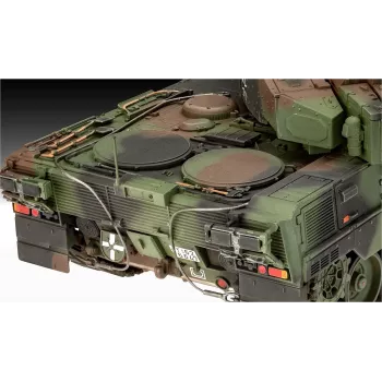 Plastmasas modelis REVELL Leopard 2A7A1 militārā tanka komplekts (mērogs nav norādīts)