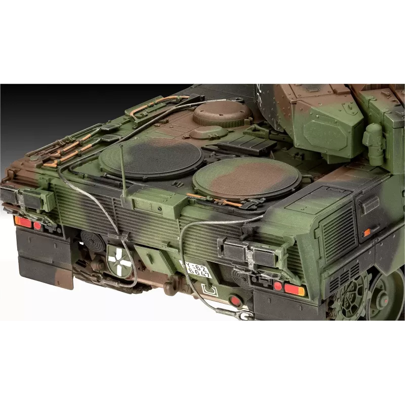 Plastmasas modelis REVELL Leopard 2A7A1 militārā tanka komplekts (mērogs nav norādīts)