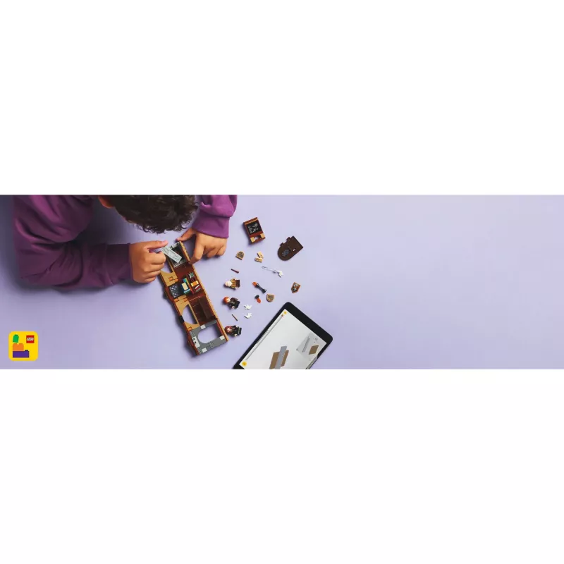 Būvēšanas komplekts LEGO Harry Potter Cūkkārpas pils Burvestību nodarbība 76442 — 204 detaļas, 3 minifigūras, vecumam 8+