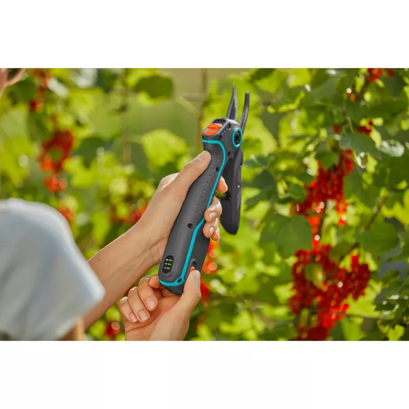 Gardena AssistCut griešanas šķēres ar apvedas griezuma sistēmu, melnas/zaļas, griešanas jauda 2,5 cm