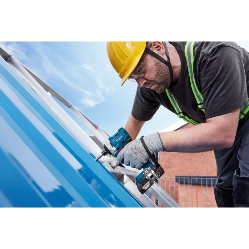 Bezvada triecienatslēga Bosch GDR 18V-215 ar 2x 4.0Ah akumulatoriem
