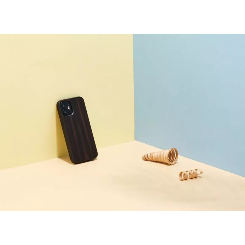 Aizsargājošs telefona vāciņš Man and Wood iPhone 12 mini — melnā koka krāsā