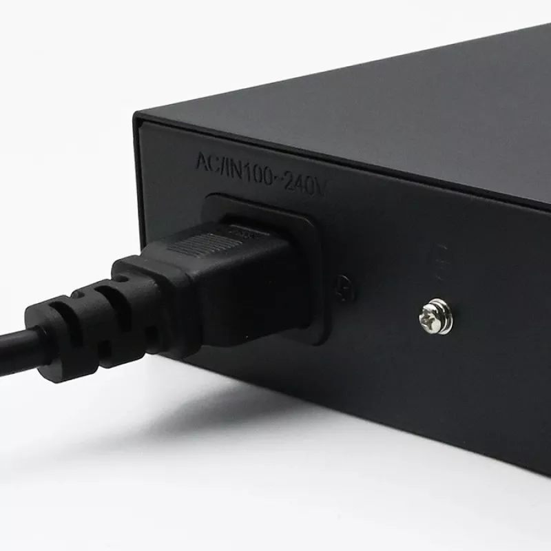 Ethernet PoE komutators QOLTEC 16x RJ45, 2x RJ45 uplink, 1x SFP (MPN 52291)