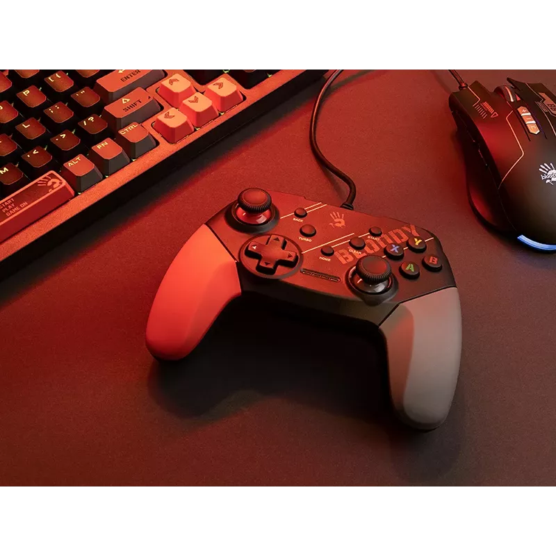 Vadu spēļu pele A4Tech Bloody GP30 sarkana — ergonomisks dizains, USB savienojums