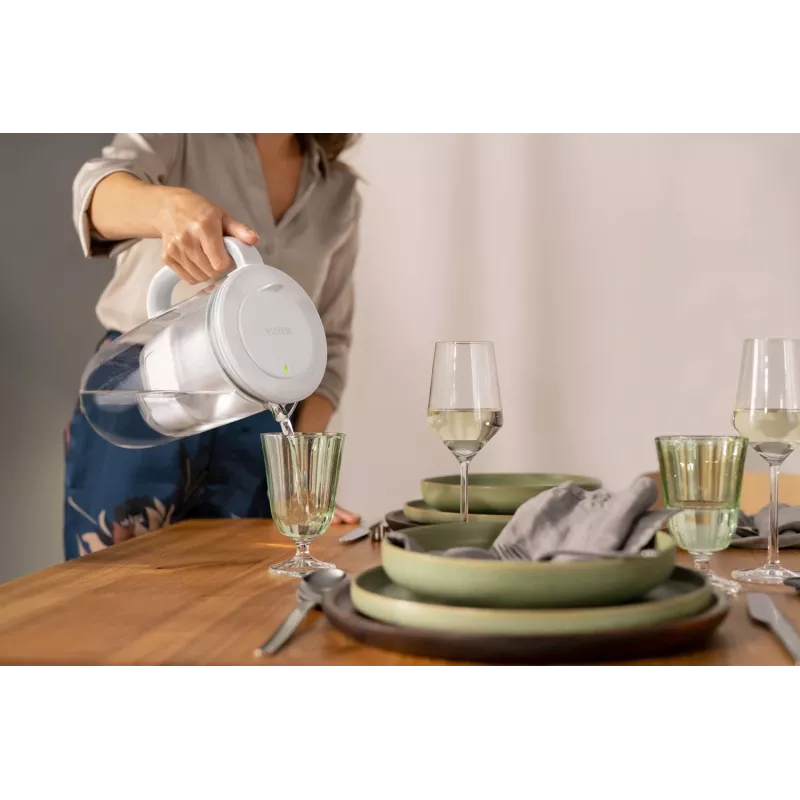 Ūdens filtrēšanas krūze BRITA Glass+1 Maxtra Pro pelēka, 2,4 L kopējā / 1,5 L filtrētā, Maxtra Pro PP filtrs