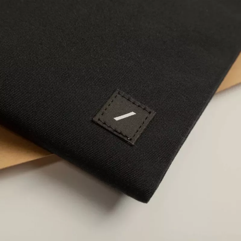 Uzmavas futrālis Native Union W.F.A Sleeve MacBook 14 collu Monohromatisks