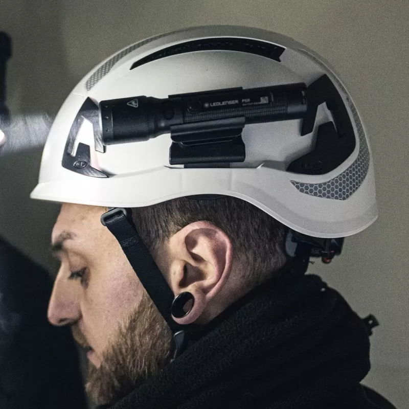 Rokas lukturītis Ledlenser P5R — uzlādējams LED lukturis, 750 lm, 280 m stars, IP68, alumīnijs, 99 g