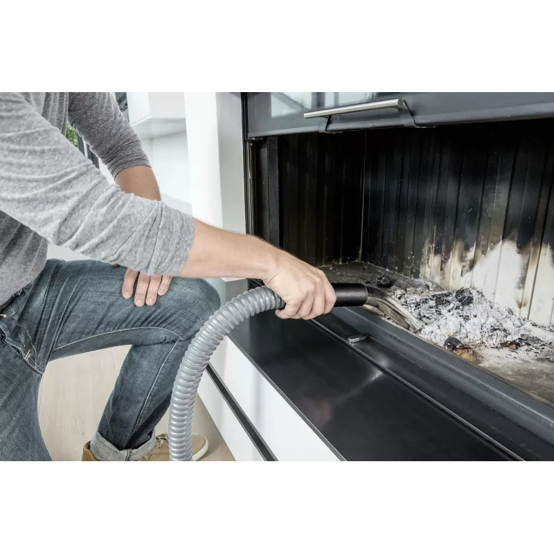 Sausais putekļsūcējs Karcher AD 4 Premium — 17 L, 600 W, bez maisa, metāla šļūtene, hromēta caurule