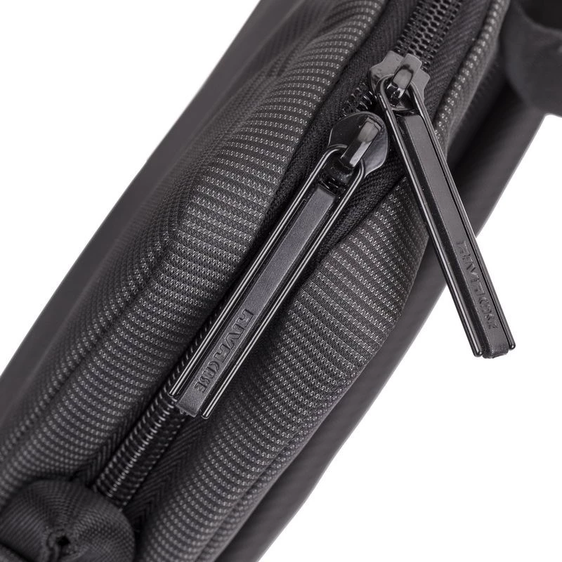 Rivacase 8730 39,6 cm (15,6 collas) vēstnešu soma, melna