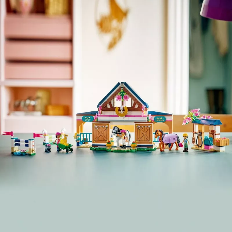Blocks Friends 42688 Zirgu Stallis un Jāšanas Akadēmija