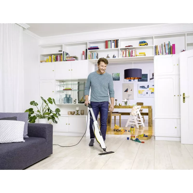 Tvaika mops Kärcher SC 3 UPRIGHT — 0,5 l tvertne, 1600 W, 30 s uzsilšana, noņemama tvertne, paklāju slīdnis