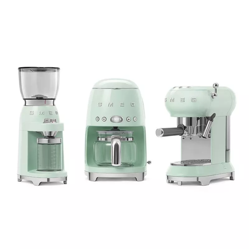 SMEG kafijas automāts pasteļzaļā krāsā DCF02PGEU