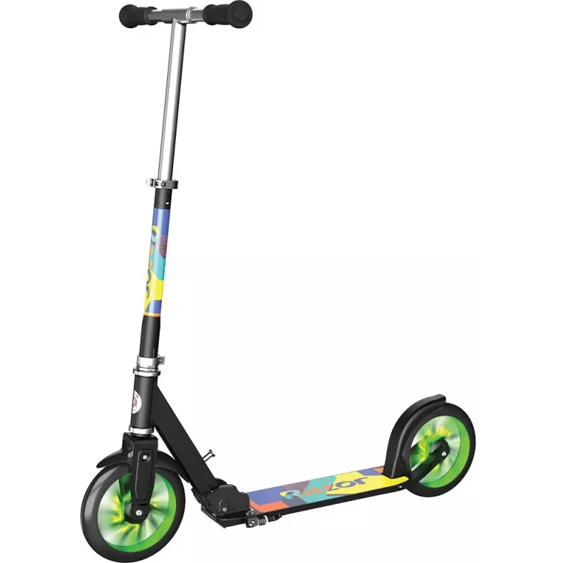 Klasiskais skrejritenis Razor A5 Lux Light-Up — alumīnija rāmis, 20 cm PU riteņi, salokāms, maks. slodze 100 kg