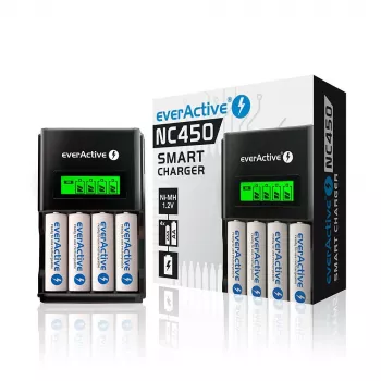Baterijas lādētājs everActive NC450B — 4 šūnu AAA lādētājs, 110/230V maiņstrāva, melns