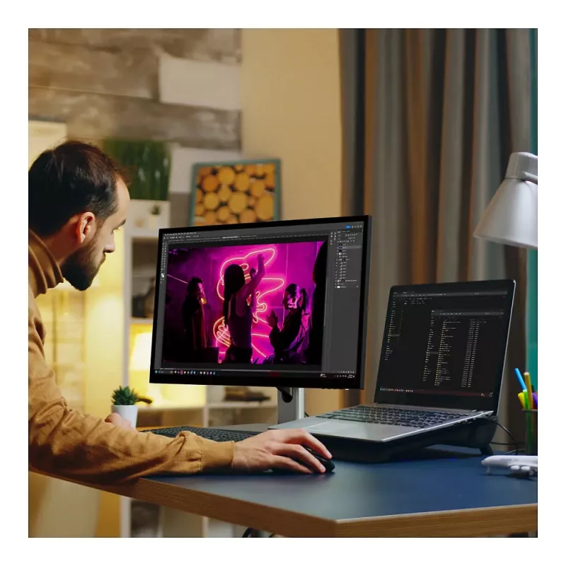 Alogic Clarity 27 5K monitors ar PD un skārienekrānu