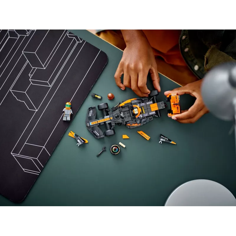 LEGO Speed Champions McLaren Formula 1 automašīnas 2023. gada modeļa 76919 komplekts