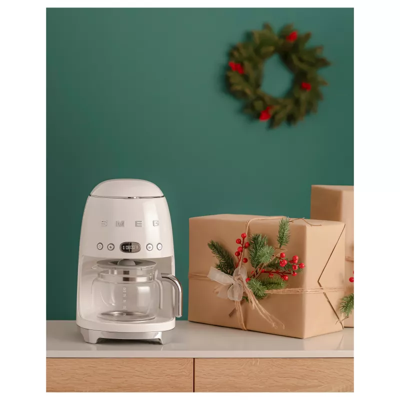 Smeg 50's Style DCF02CREU kafijas automāts 1,25 litri krēmkrāsā