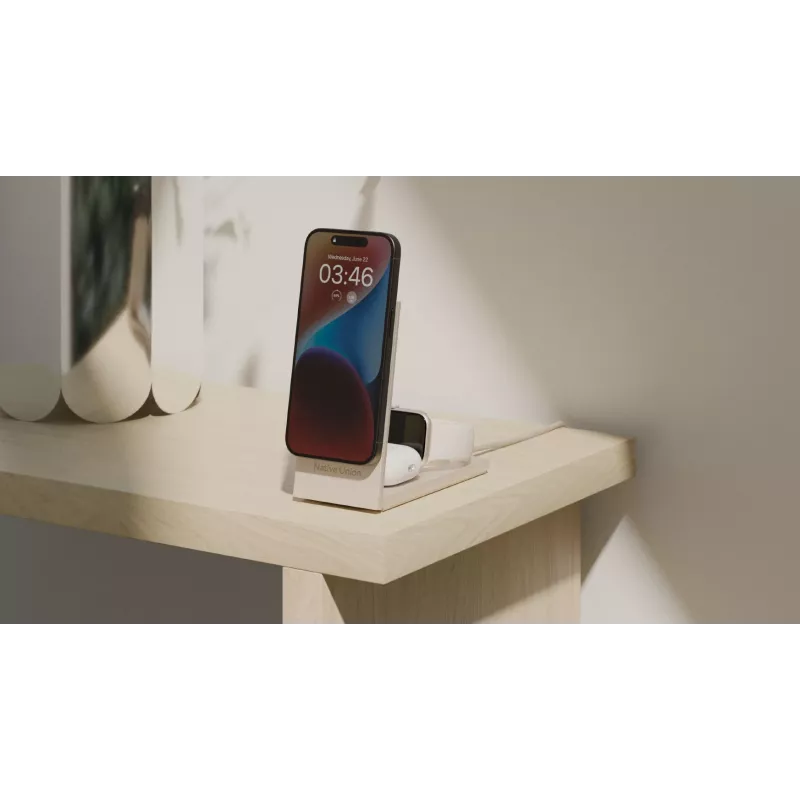 Bezvadu lādētājs Native Union Rise 3‑In‑1 Qi2 — USB, 2 m kabelis, Gaiši pelēks (Smilšakmens)