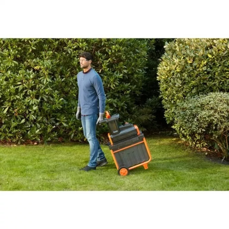 Melns & Decker BEGAS5800-QS dārza smalcinātājs 2800 W 45 L