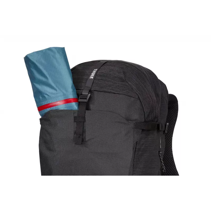Thule 4503 Topio 30L vīriešu mugursoma pārgājieniem, melna