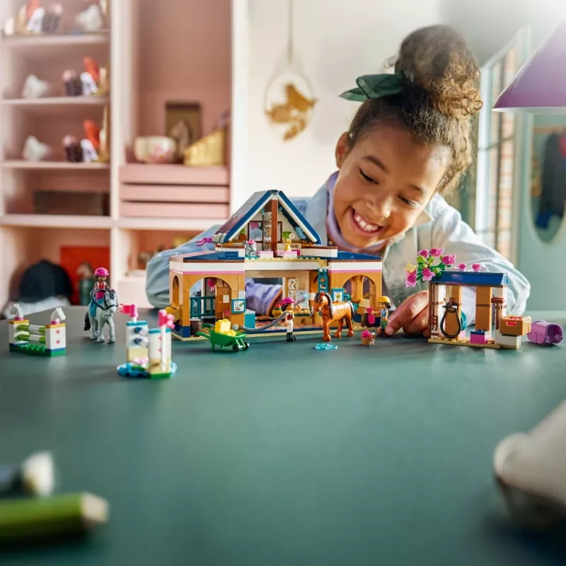 Blocks Friends 42688 Zirgu Stallis un Jāšanas Akadēmija