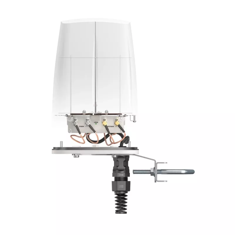 Daudzvirzienu tīkla antena QuWireless QuSpot A360S — PoE/LAN, 6 dBi, 0,694–2,7 GHz, vertikālā polarizācija