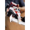 LEGO komplekts McLaren MP4/4 Ayrton Senna 10330 — LEGO ICONS mēroga modeļa eksponāts