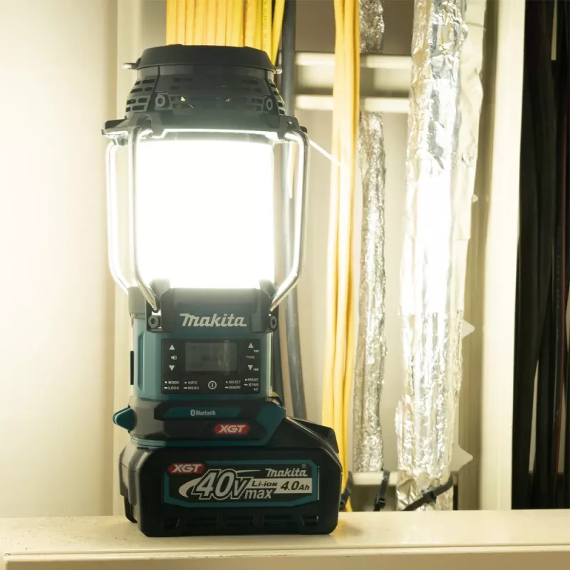 Makita Radio MR009GZ 12/14.4/18/40V ar lampu