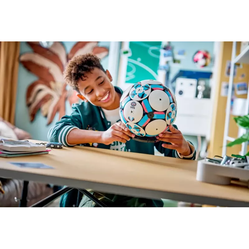 LEGO EDITIONS 43019 Futbola bumba