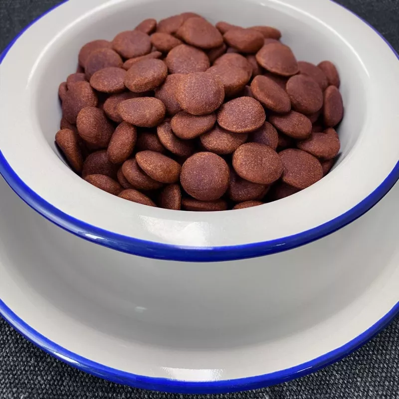 FOLK Vidējām un lielajām šķirnēm Tradicionālais mazūriešu brieža gaļas sautējums ar bietēm un dzērvenēm - sausā suņu barība - 12 kg