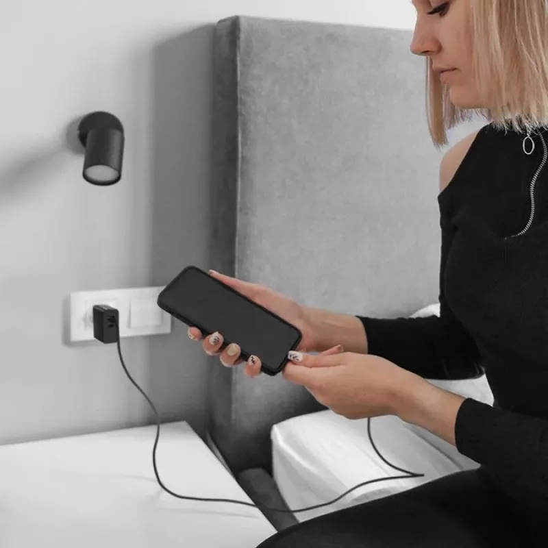 Qoltec 52381 Super Quick PD lādētājs | 1xUSB-C | 1xUSB | 90W | 5-20V | 2.4-4.35A | Melns