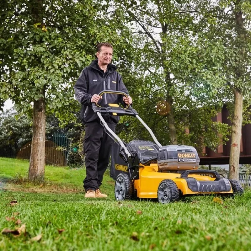 Stumjamais zāles pļāvējs DeWALT DCMW564P2-QW