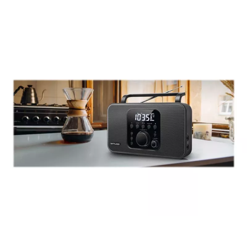 Portatīvais radio Muse M-091 R — FM/AM, LCD displejs, maiņstrāvas vai AA/D bateriju barošana, rotējoša skaļuma regulēšana, 1,1 kg, melns