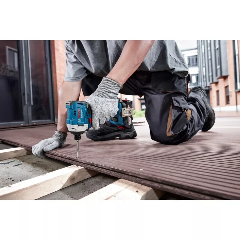 Bezvada triecienatslēga Bosch GDR 18V-215 ar 2x 4.0Ah akumulatoriem