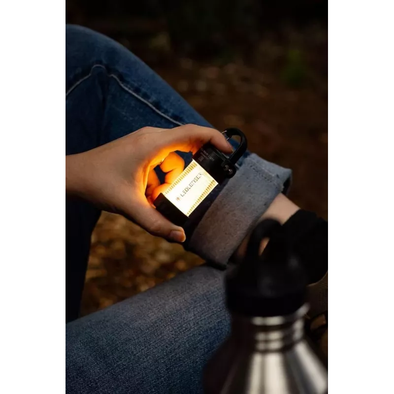 Ar baterijām darbināma kempinga laterna Ledlenser ML4 Warm Light