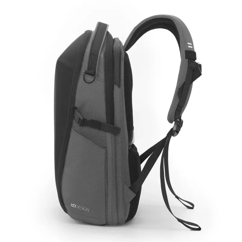 Mugursoma XDDESIGN Bizz pelēka P705.932 — ūdensizturīga, viegla pilsētas mugursoma