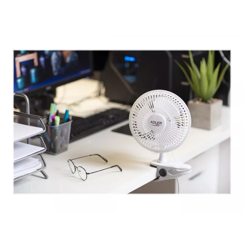 Adler | Ventilators ar skavu | AD 7317 | Galda ventilators | Balts | Diametrs 15 cm | Ātrumu skaits 2 | 30 W