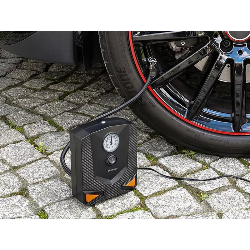 Pārnēsājamais gaisa sūknis TRACER RES-03ML 12V 150 PSI — auto riepu piepūšanas ierīce, 12 V barošana
