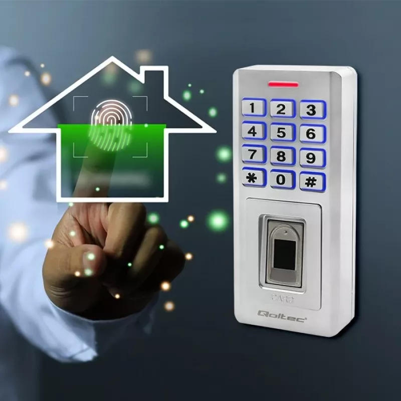 Pirkstu nospiedumu un RFID koda slēdzene QOLTEC 52447 ar IP68 aizsardzību