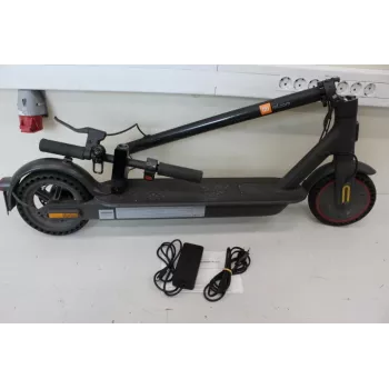 Izpārdošana. Xiaomi Mi Electric Scooter Pro 2 (melns) | Izpārdošana. Xiaomi Mi Electric Scooter Pro 2 | 600 W | 25 km/h | 3 mēneši | Melns | LIETOTS, SKRĀPĒTS, NETĪRS, MAZS PLĪSUMS AIZMUGURĒ