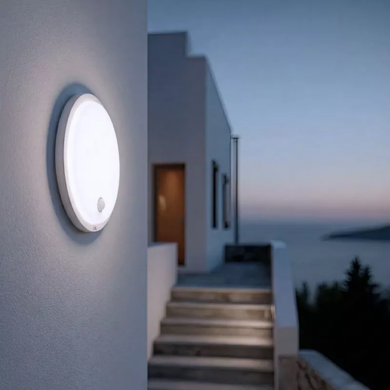 Āra LED lampa ar PIR sensoru MACLEAN MCE525 W — āra LED gaismeklis ar kustības sensoru