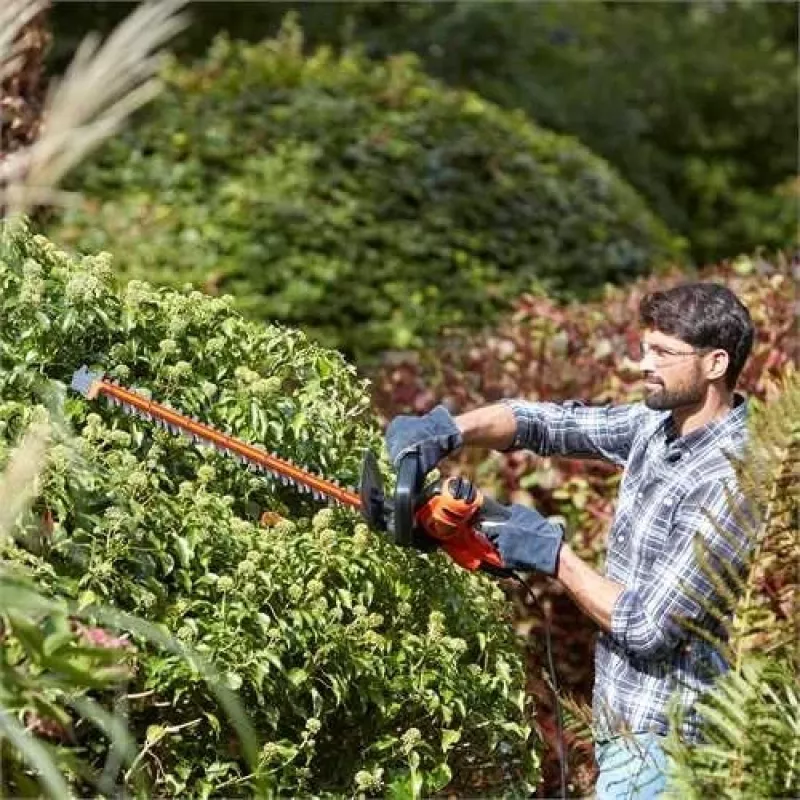 Dzīvžoga trimmeris Black & Decker BEHTS401