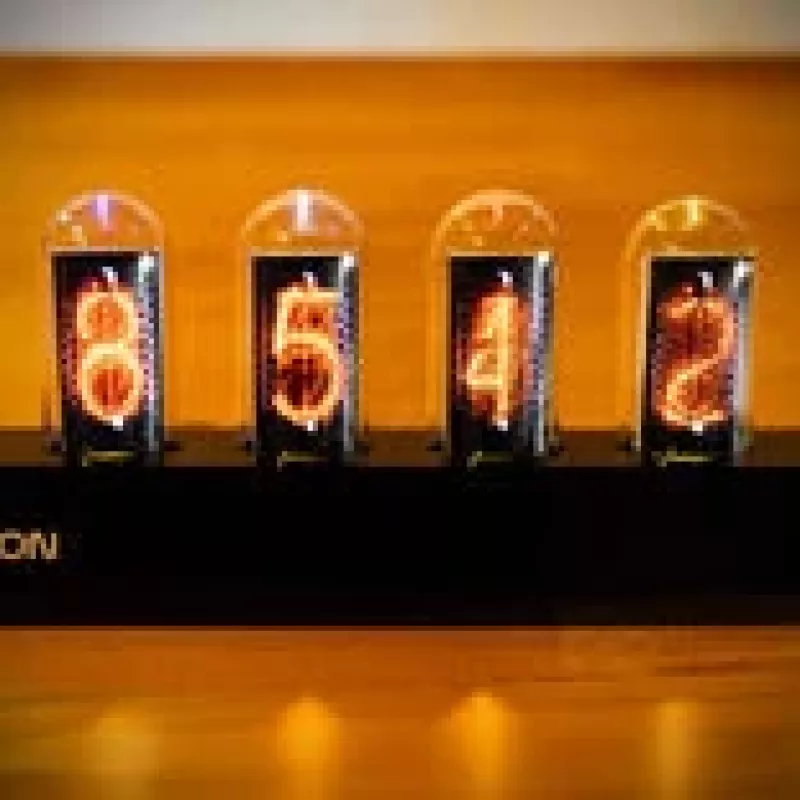 Galda pulkstenis Lamptron DC601 IPS melns — digitālais galda pulkstenis ar IPS displeju