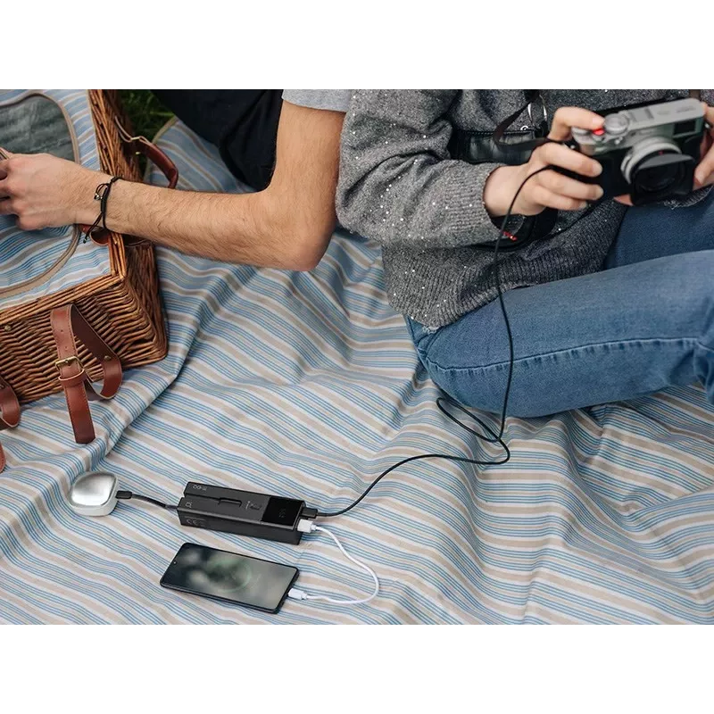 Pārnēsājams ārējais akumulators TRACER Quant 10000 mAh Li-Ion, PD & QC3.0, 3 pieslēgvietas (2×USB-C, 1×USB-A), 100W, melns