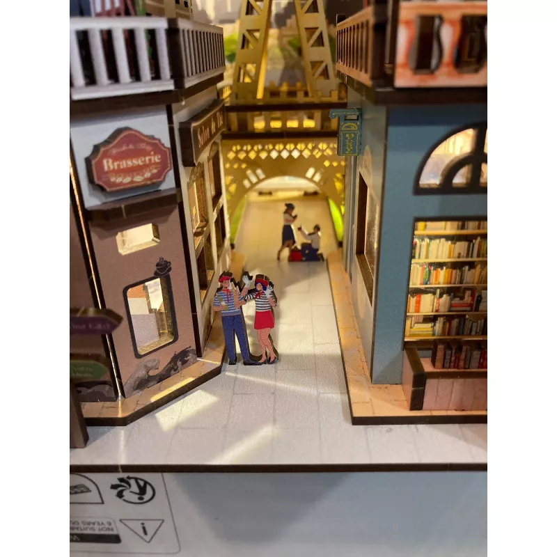 Radošais komplekts REVELL Tiny Adventures “Paris” — miniatūru papīra modeļu komplekts, radošs hobijs